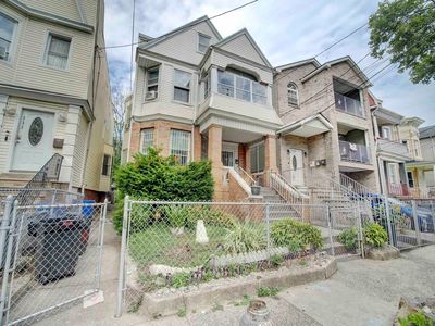 220 Wegman Pkwy, Jersey City, NJ, 07305