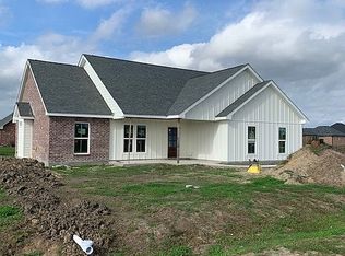 289 Bouverans Cir, Lockport, LA 70374