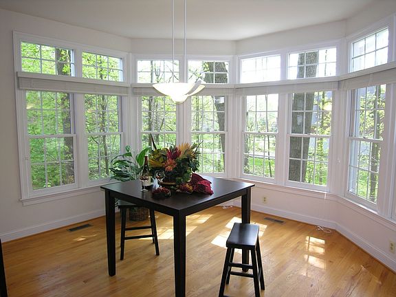 3rd image of 9977 Hidden Oaks Ct