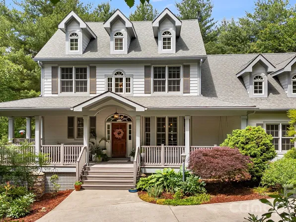 335 Daylily Dr, Hendersonville, NC 28739