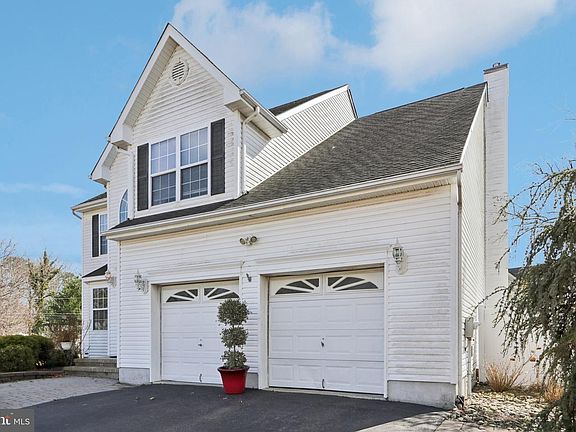 3rd image of 187 Compass Rd