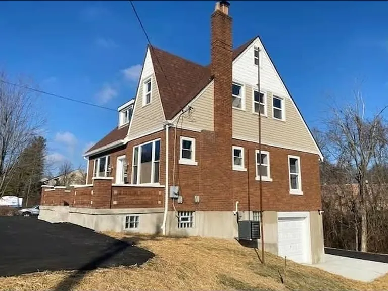 5600 Bridgetown Rd — Photo 2