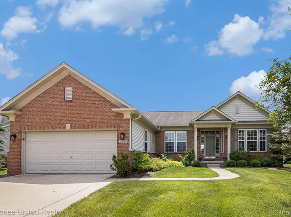 24168 Grand Traverse Ave, Brownstown, MI 48134