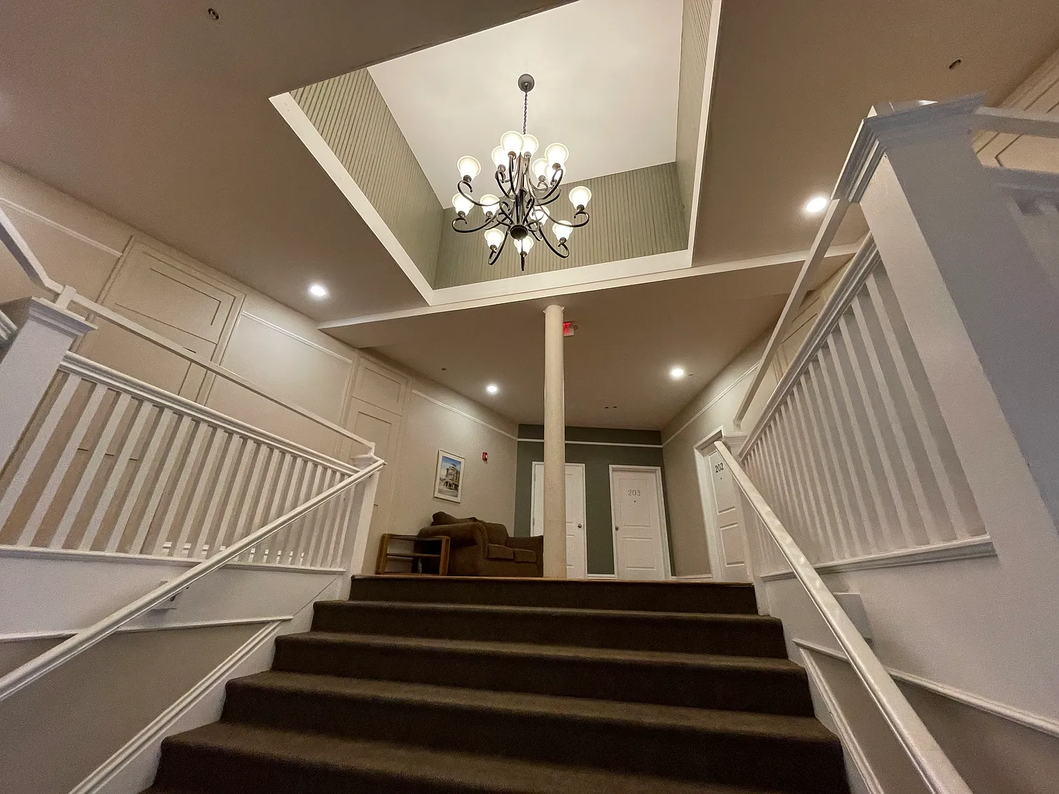 2 bed, 1150 sqft, $1,499 — Photo 2