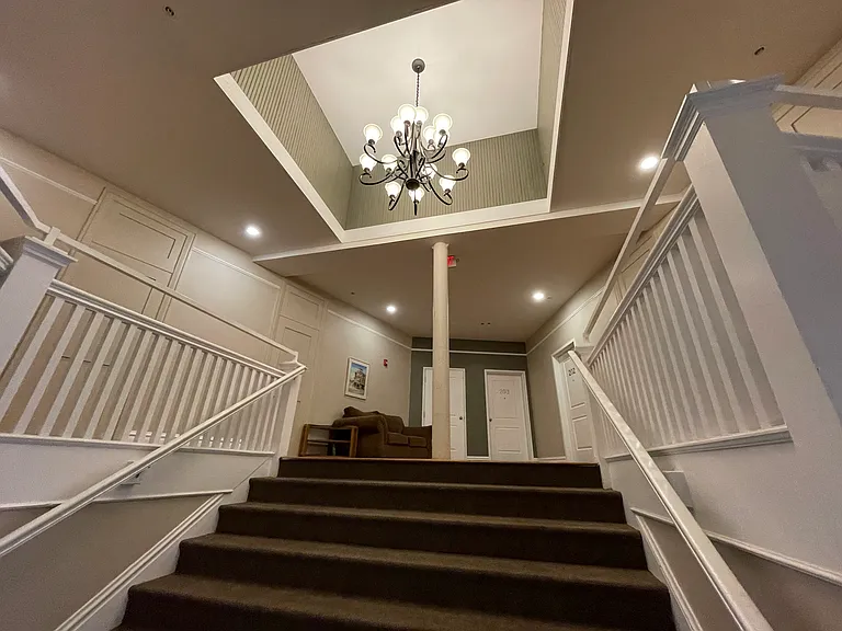 730 N Main St #201 — Photo 2