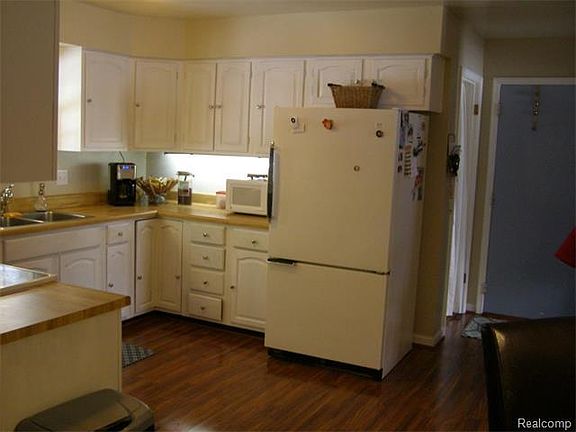 2nd image of 4171 Quaker Hill Dr