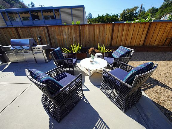 3rd image of 344 Rheem Blvd #8