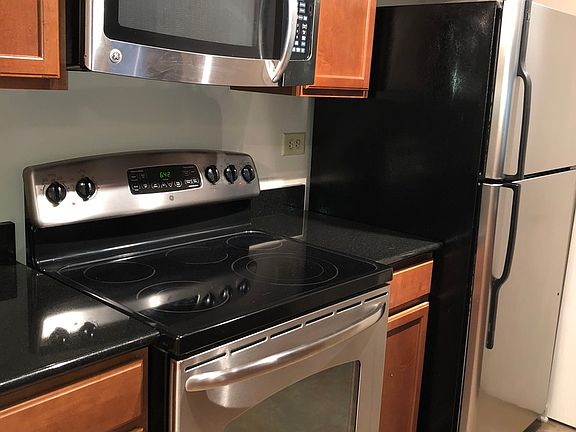 3rd image of 214 Glengarry Dr APT 103
