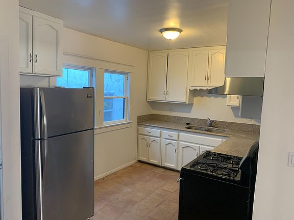 5th image of 343 N Benton Way