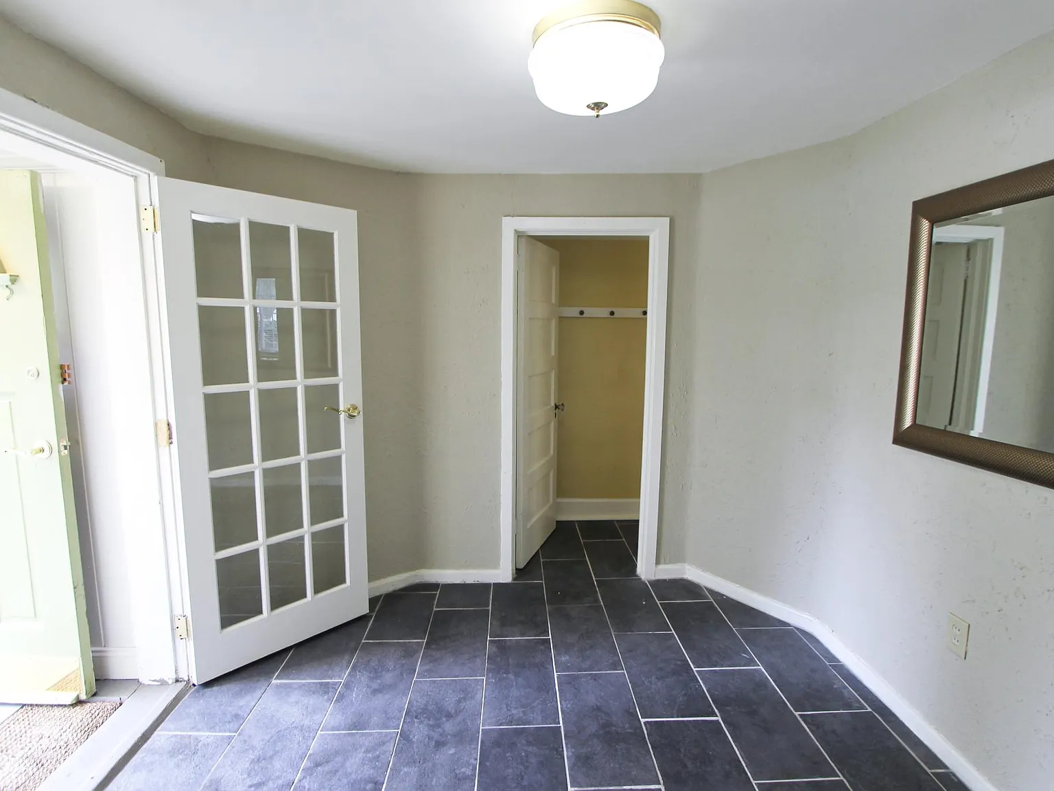 3 bed, 1.5 bath, 1600 sqft, $2,395 — Photo 3