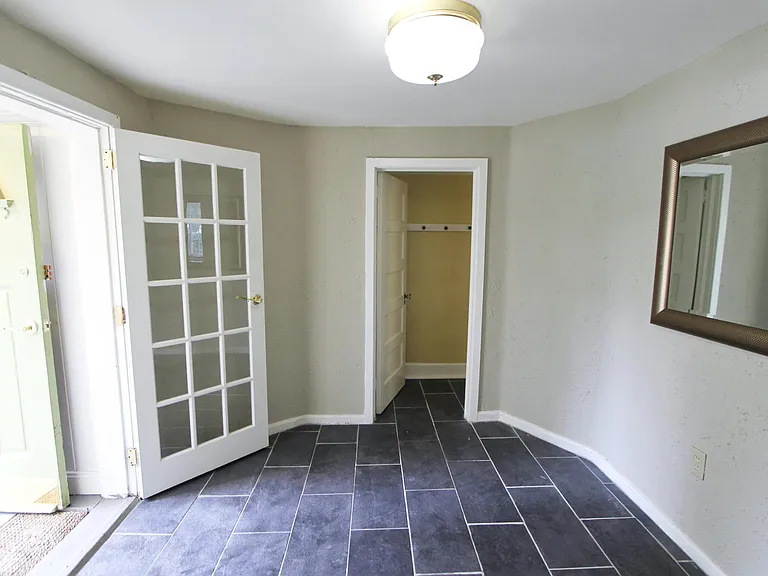 346 E Meehan Ave — Photo 3