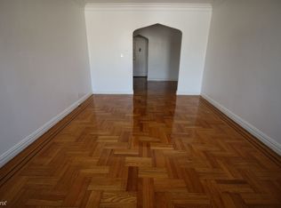 166 E 205th St #5, Bronx, NY 10458