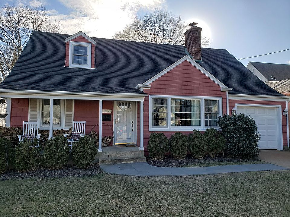 1st image of 126 Oak St