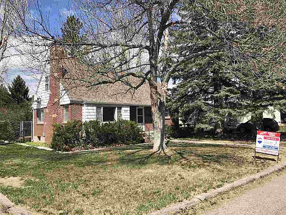 3rd image of 624 W Park Ave