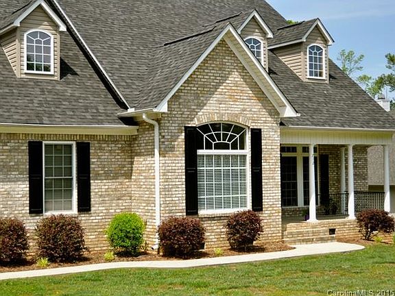 3rd image of 712 Brook Creek Ct