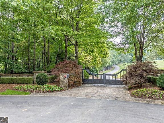 3rd image of 5775 Kennedy Rd