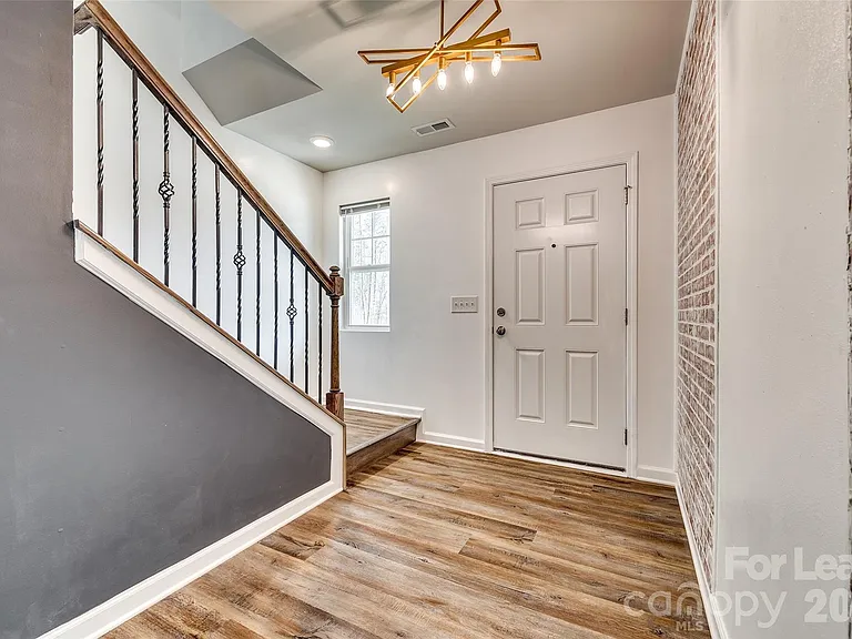 1131 Ava Trail Ln — Photo 3