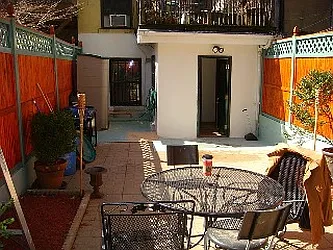 Rented by R New York