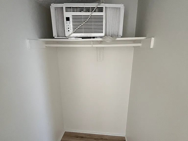 928 N Orange St #1/2 — Photo 36