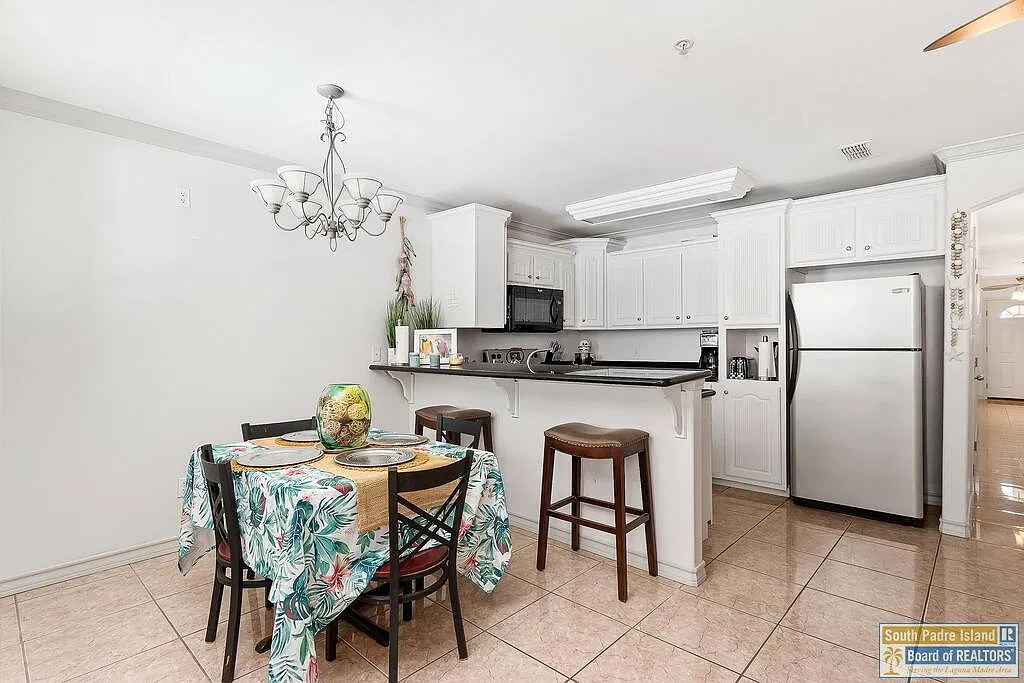 2 bed, 2.0 bath, 1020 sqft, $1,950 — Photo 4