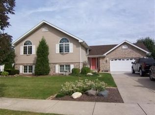1919 S Eggert Dr E, Schererville, IN 46375