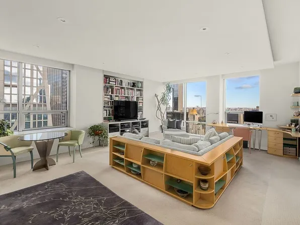 15 W 53rd St #43F, New York, NY 10019