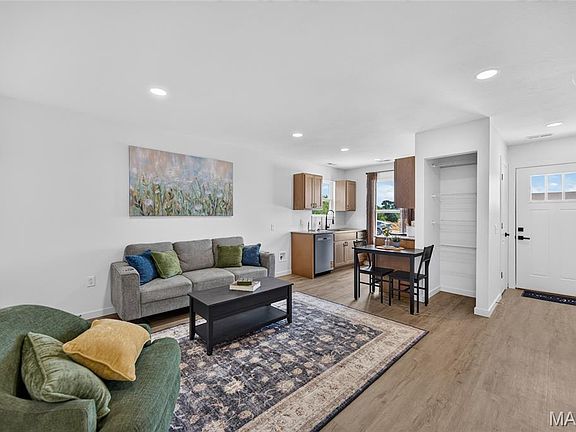 4th image of 105 Conner Dr