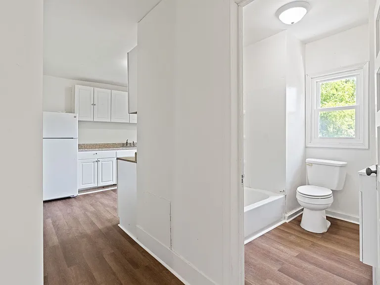 516 N Center St — Photo 23