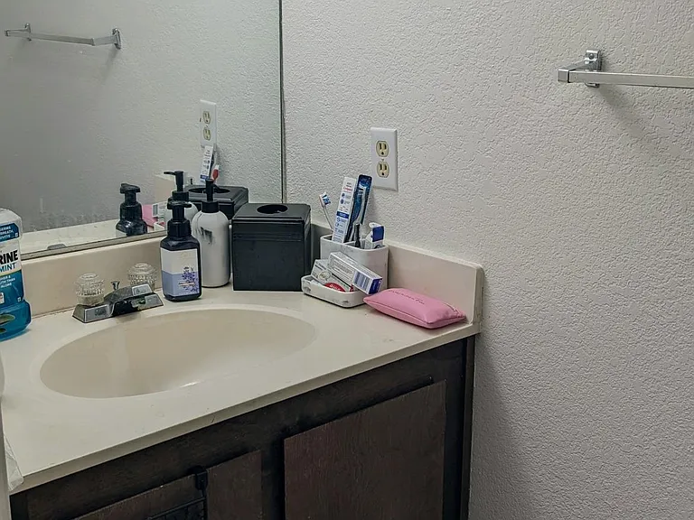 2470 Kimpton Ct — Photo 9