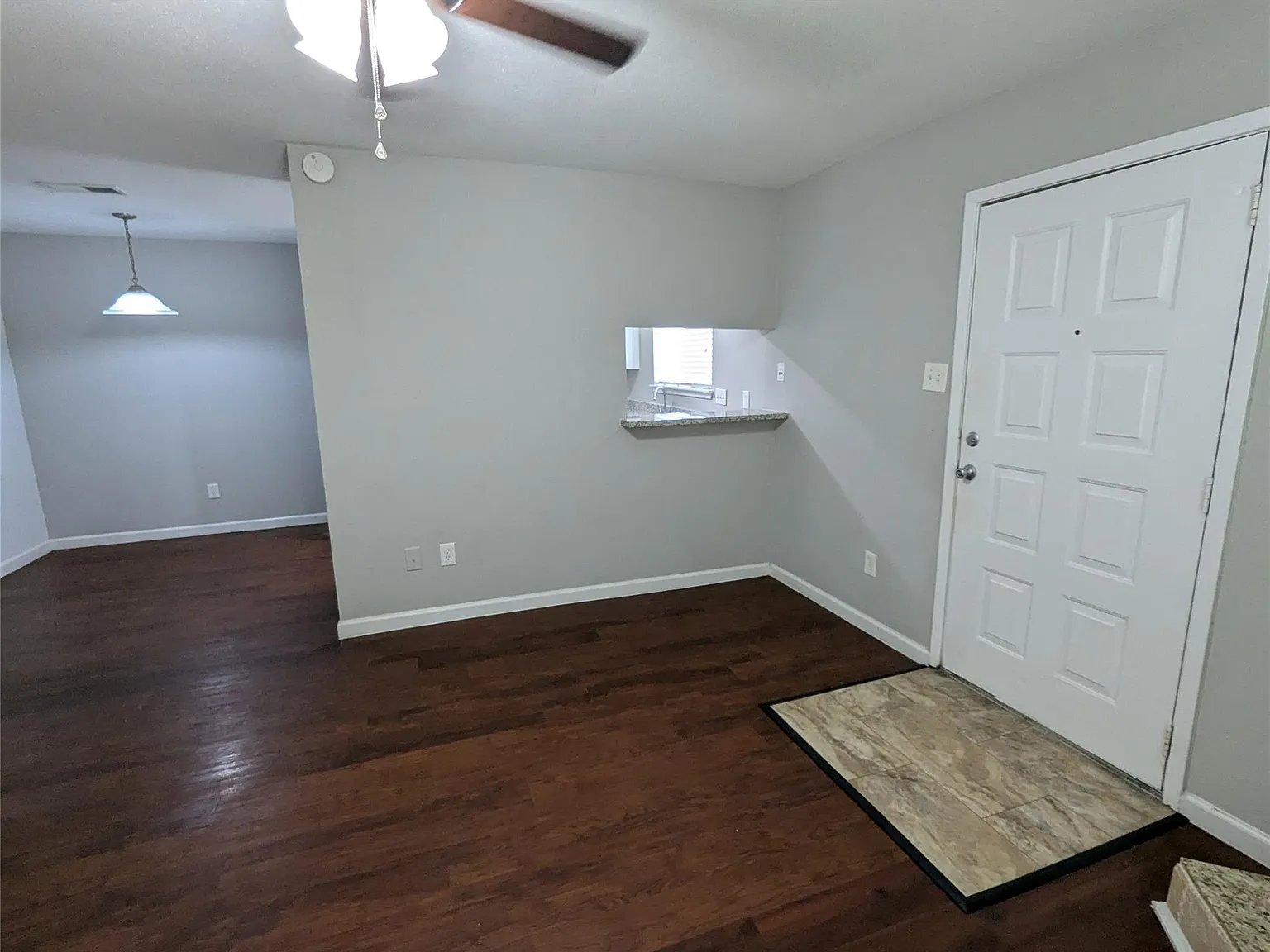 2 bed, 2.0 bath, 960 sqft, $1,250 — Photo 2