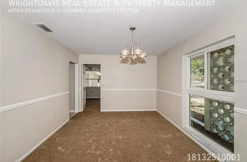 Unique and spacious 5 bed/3.5 bath South St Pete home! — Photo 3