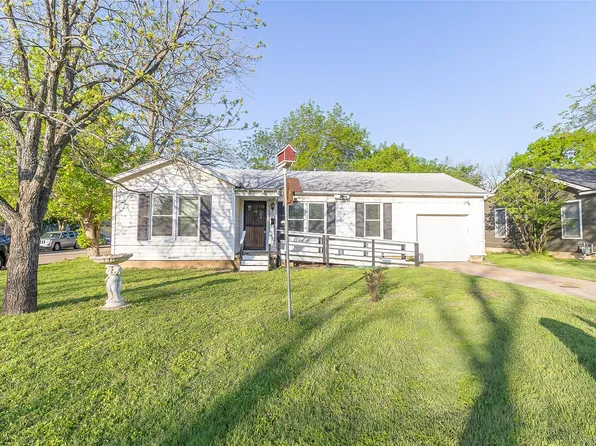 907 S Tyler St, McGregor, TX 76657