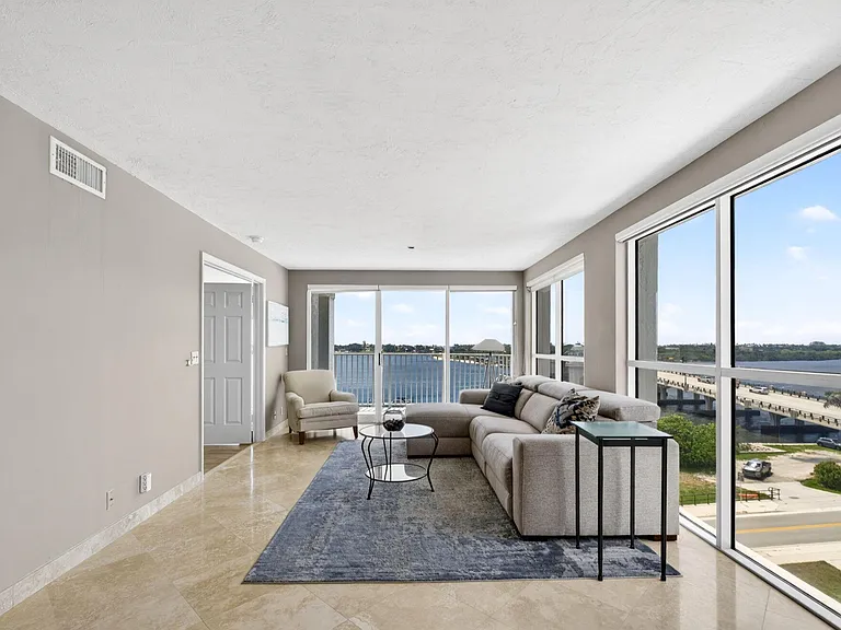 3901 S Flagler Dr #703 — Photo 10