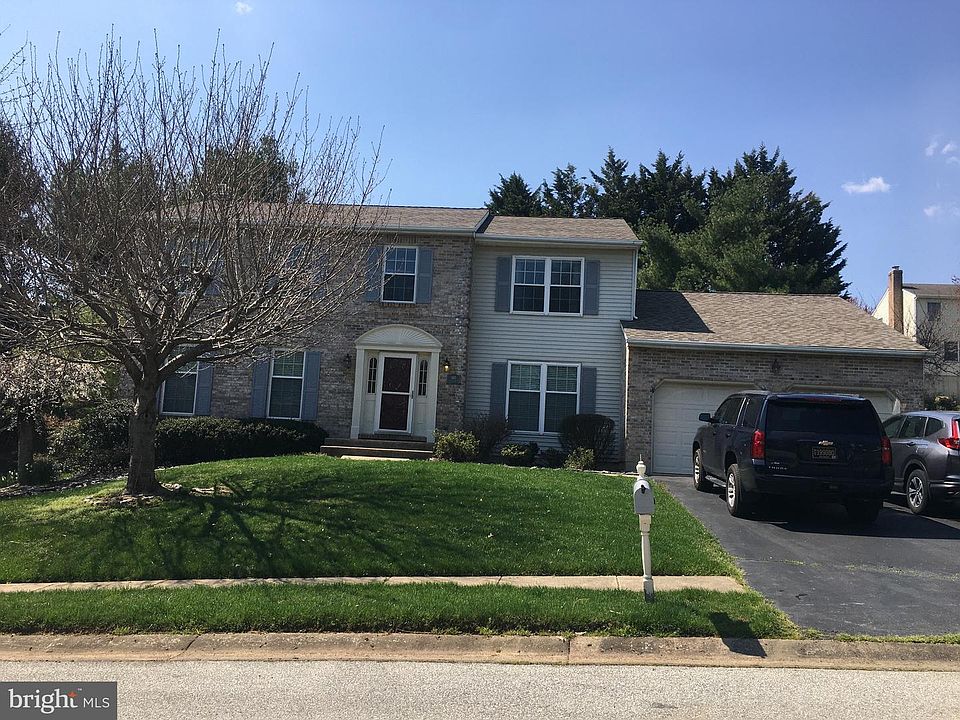1st image of 102 Lena Dr