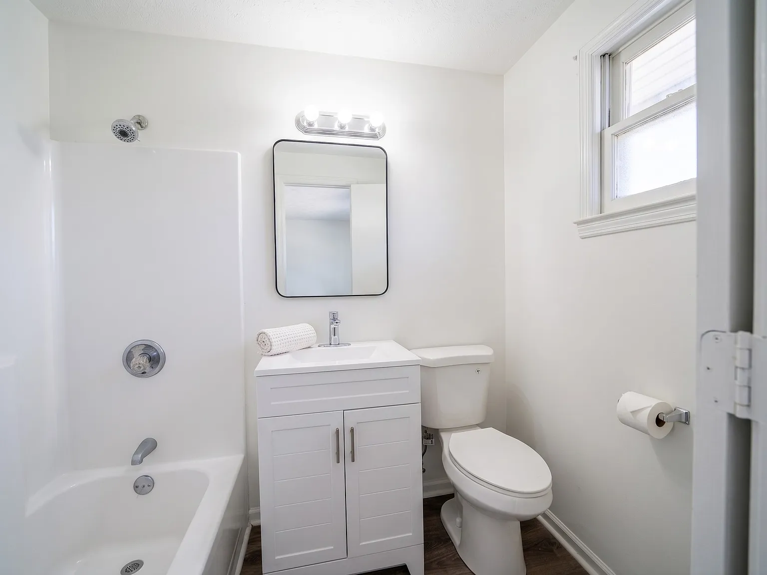 Studio, 450 sqft, $1,100 — Photo 2