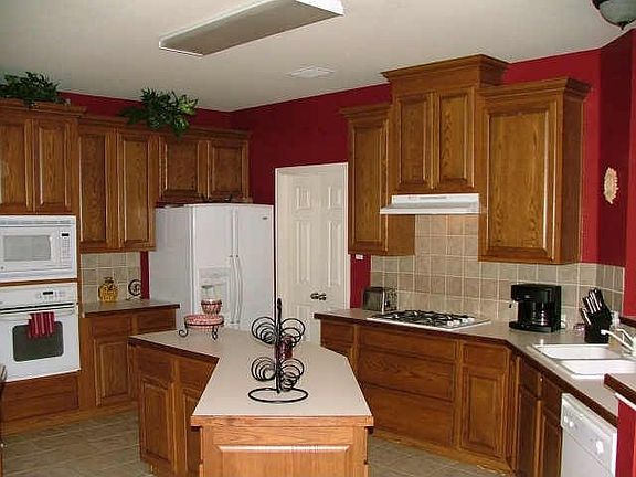 3rd image of 8701 Ponderosa Dr