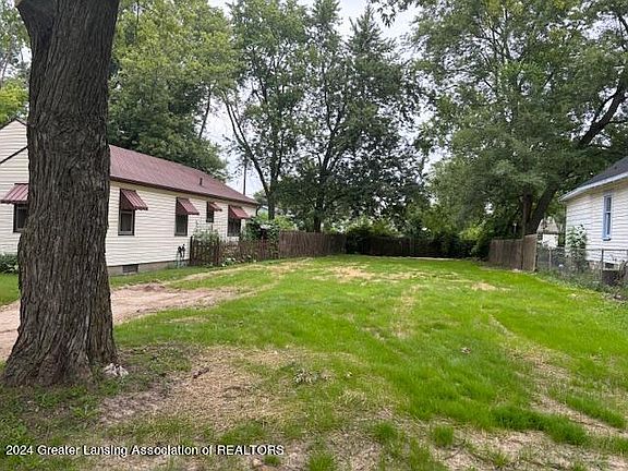 3rd image of 524 N Deerfield Ave