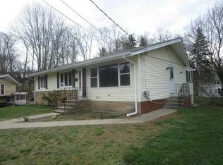 23 Wayne Rd, Woonsocket, RI 02895