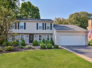 14 Bridgeport Ln, Geneva, IL 60134