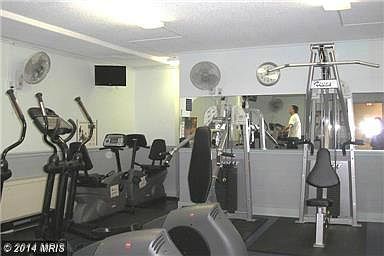 5th image of 10201 Grosvenor Pl APT 419
