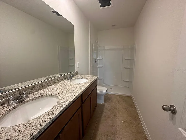 1631 Thicket Ave — Photo 9