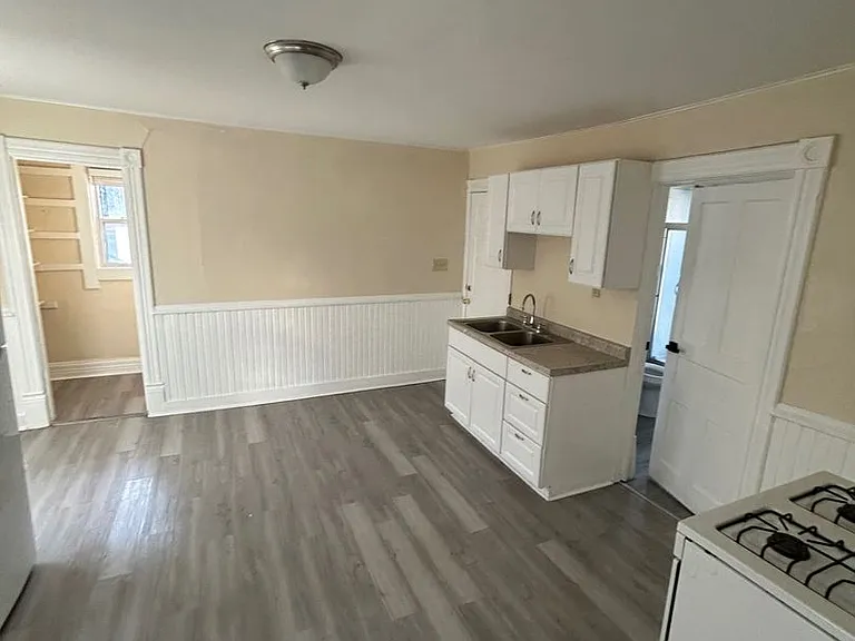 2753 N Holton St — Photo 8