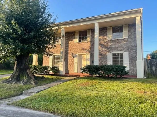 5801 Albany Ct, New Orleans, LA 70131