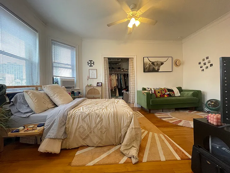 3812 N Pine Grove Ave — Photo 7
