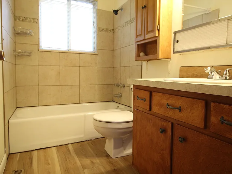 220 Clover Ln — Photo 15