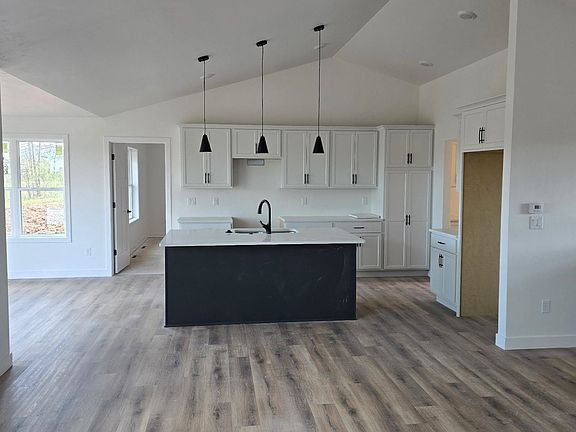 4th image of W6846 McAllister Cir