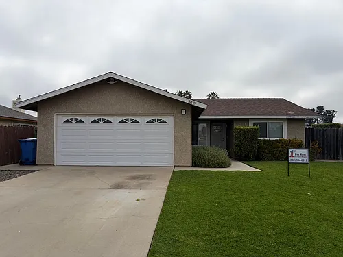 1310 Lesley Ct Photo 1