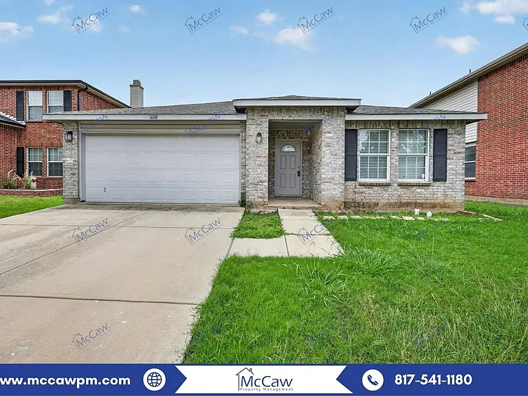 1608 Diamond Lake Trl — Photo 1