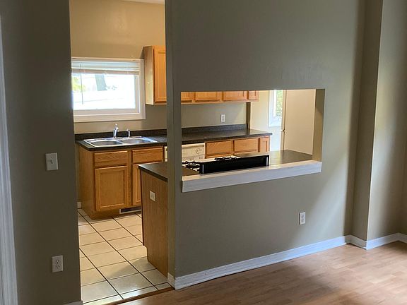 2nd image of 212 Diamond Ave SE