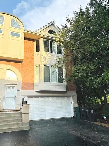 4 bed, 2.5 bath, 2425 sqft, $3,600 — Photo 1
